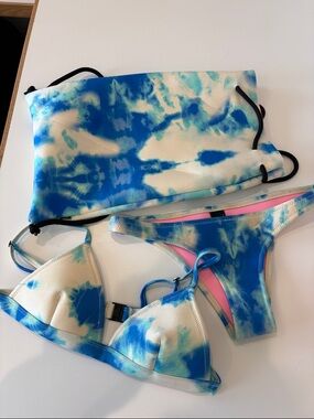 triangl swimwear Blue and White Tie-Dye Bikini Set